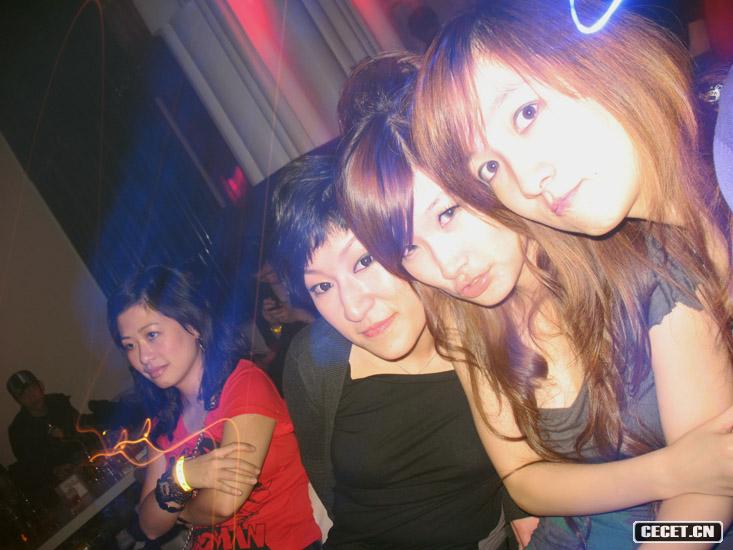 超級妖媚有錢(qián)女混亂私生活公開(kāi)