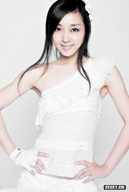 姜鴻寫(xiě)真鄰家女孩風(fēng)情