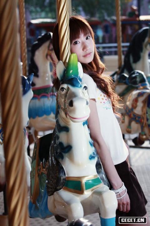 卡哇伊大眼學(xué)生妹