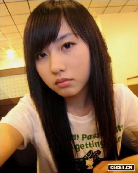 漂亮的女中學(xué)生