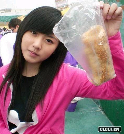 漂亮的女中學(xué)生