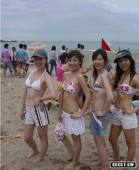 MM們海灘上泳裝秀