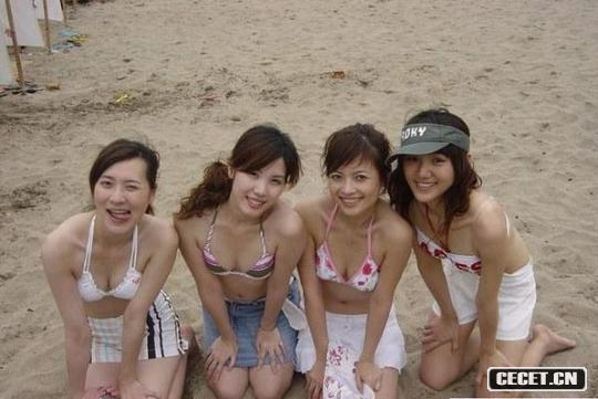 MM們海灘上泳裝秀