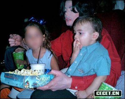 邁克爾-杰克遜和子女私家照曝光