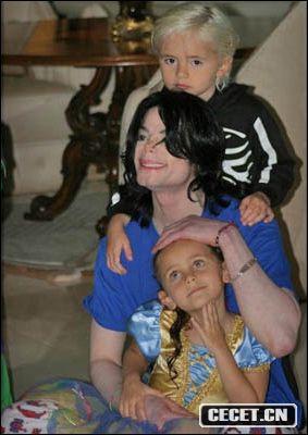 邁克爾-杰克遜和子女私家照曝光