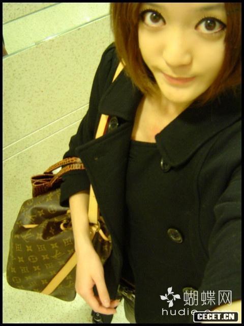 有錢(qián)的上海MM曬私生活