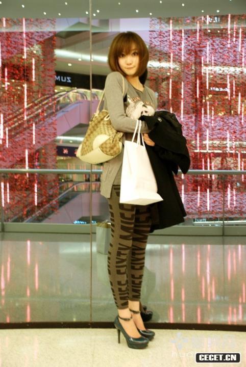 有錢(qián)的上海MM曬私生活