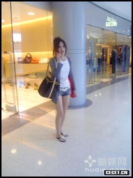 有錢(qián)的上海MM曬私生活