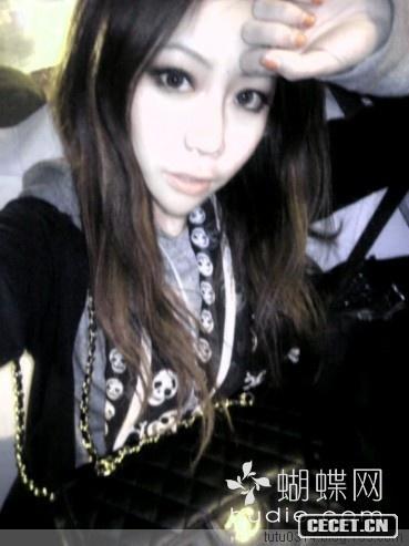 很日系的性感女生