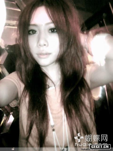 很日系的性感女生