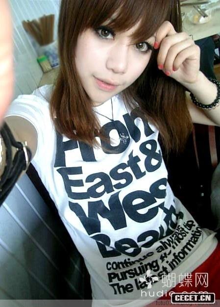 很日系的性感女生