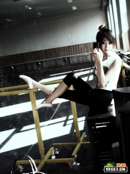 舞蹈學(xué)院美眉的生活照