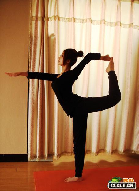 舞蹈學(xué)院美眉的生活照