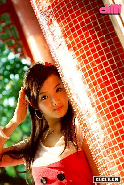 夏日粉紅女郎 性感嫵媚