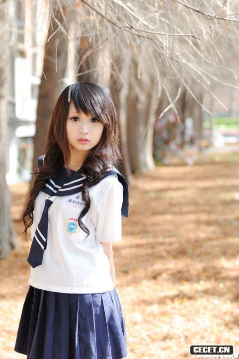 臺灣大學(xué)美少女小安甜美可愛(ài)外拍