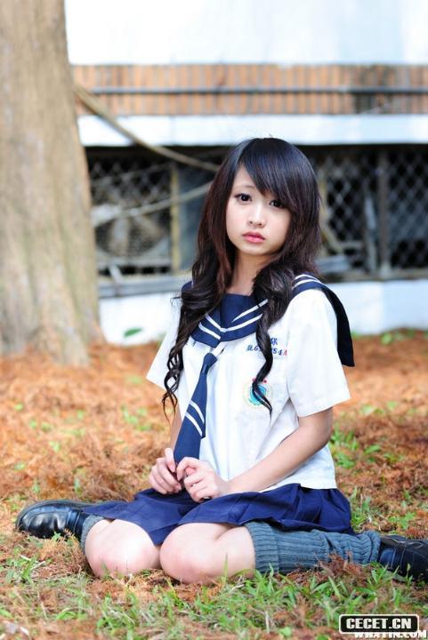 臺灣大學(xué)美少女小安甜美可愛(ài)外拍