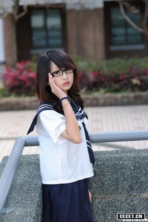 臺灣大學(xué)美少女小安甜美可愛(ài)外拍