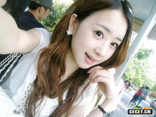 自拍美女鎖骨性感無(wú)敵