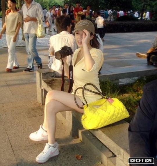 嫵媚的大眼美女