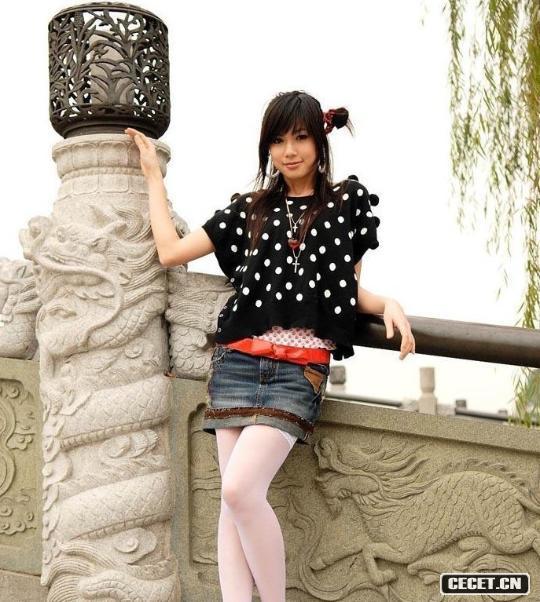 可愛(ài)MM白絲美腿