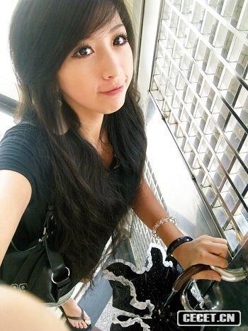 可愛(ài)混血妹的自拍靚照