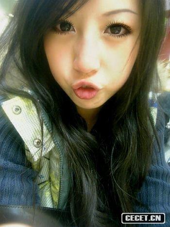 可愛(ài)混血妹的自拍靚照