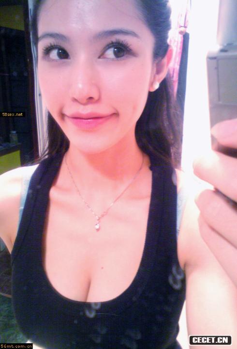 美女浴室驚艷照