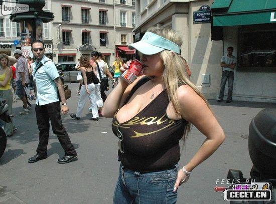 俄羅斯街頭抓拍美女 胸部都很可觀(guān)