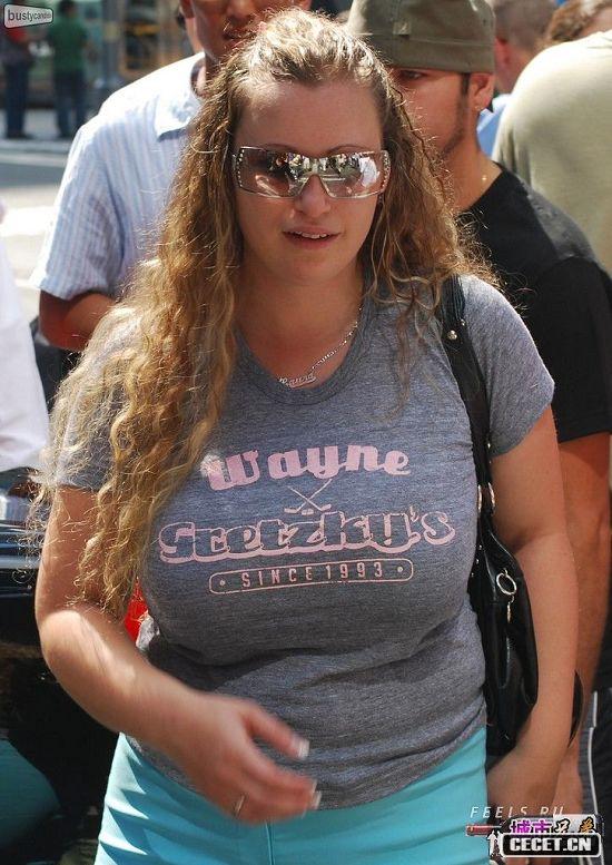 俄羅斯街頭抓拍美女 胸部都很可觀(guān)