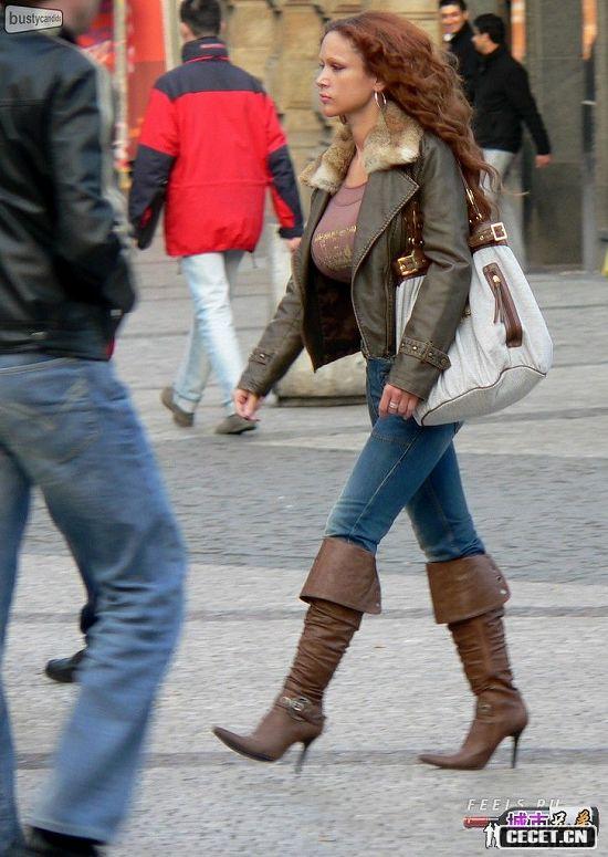 俄羅斯街頭抓拍美女 胸部都很可觀(guān)