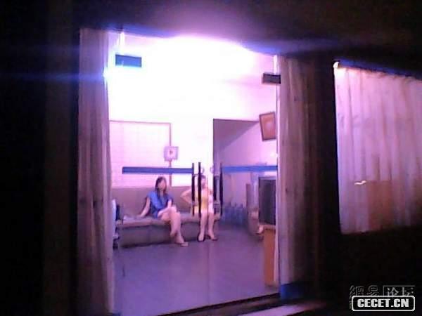 火車(chē)站旁的色情保健按摩店