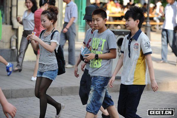 街拍美眉短裙短褲很養眼