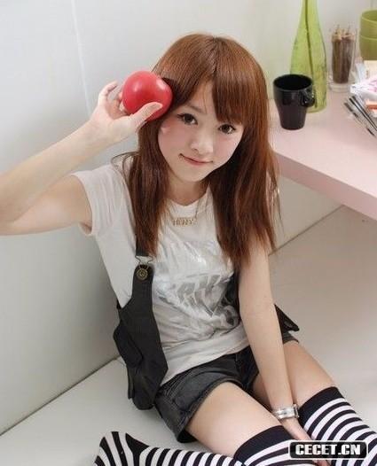 校園型清純小美女自拍