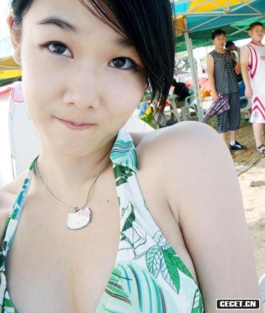 美女拍的一組泳裝照