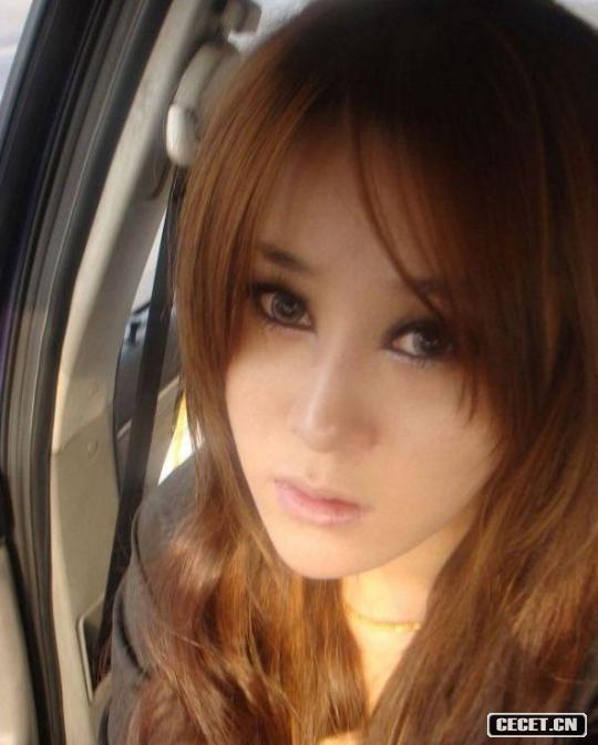 一個(gè)非常有錢(qián)的美女富婆