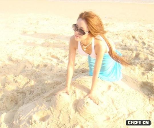 一個(gè)非常有錢(qián)的美女富婆