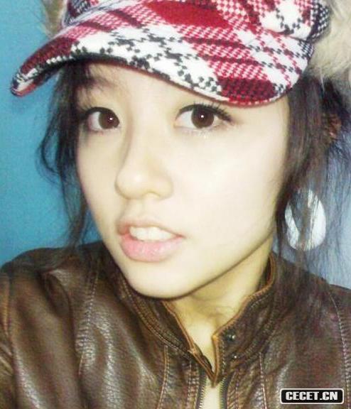 大四學(xué)姐素顏無(wú)PS生活照