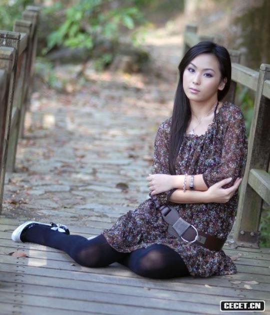 似水柔情的狐媚女孩兒