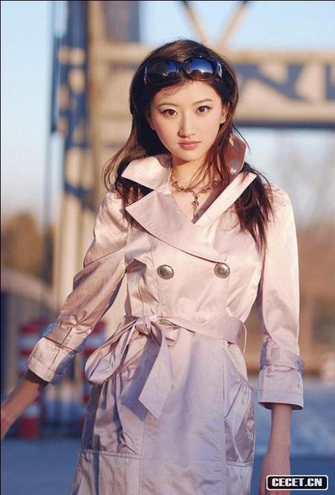 美女景甜寫(xiě)真