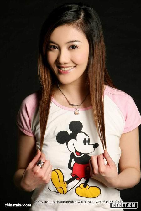 甜美女孩彭久洋