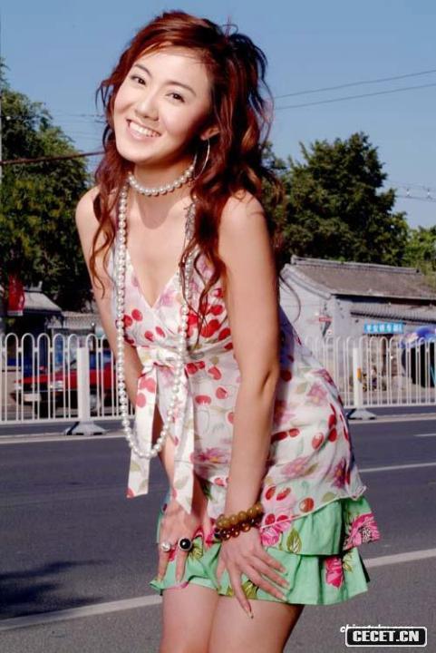 甜美女孩彭久洋