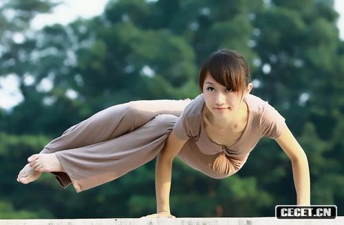 公園做瑜伽絕美MM