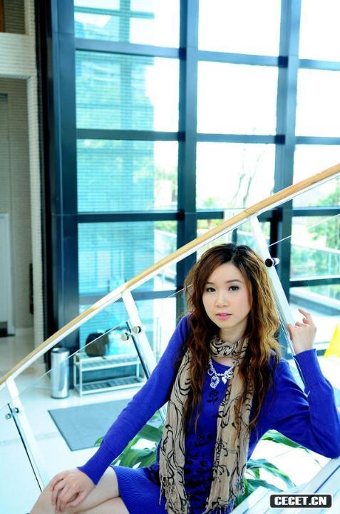 率真美女黃希文