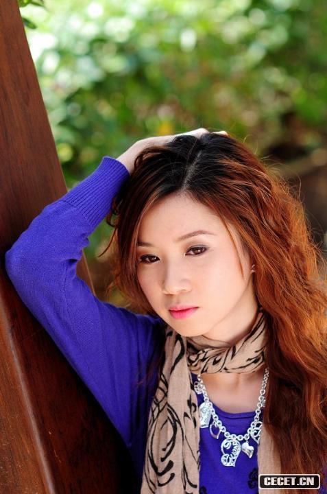 率真美女黃希文