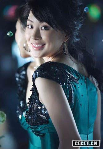 九球天后潘曉婷寫(xiě)真