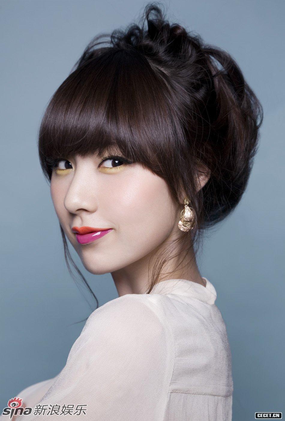 簡(jiǎn)美妍彩妝大片展風(fēng)情