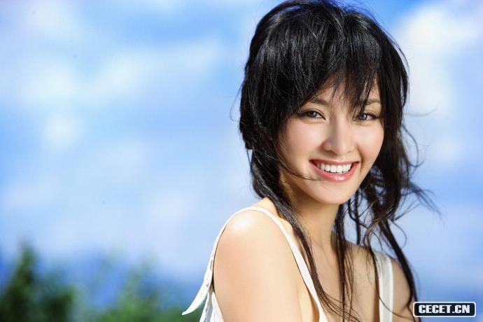 盧思思清純性感