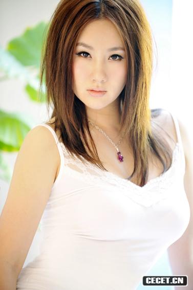 孟瑤夏日清涼寫(xiě)真