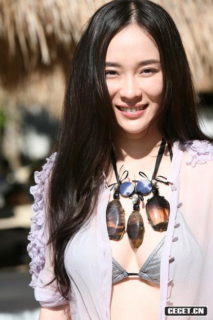 霍思燕海邊寫(xiě)真秀曲線(xiàn)