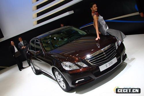 奔馳進(jìn)口E300將上市 國產(chǎn)加長(cháng)版售價(jià)前瞻